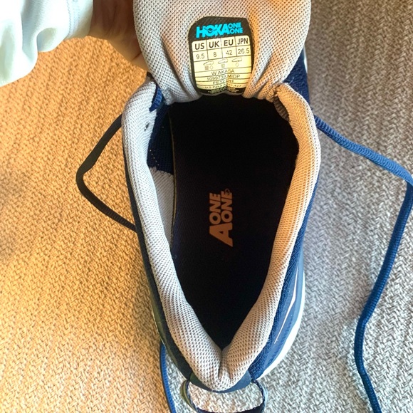 Hoka One One- Women’s Akasa 9.5 - Picture 6 of 7